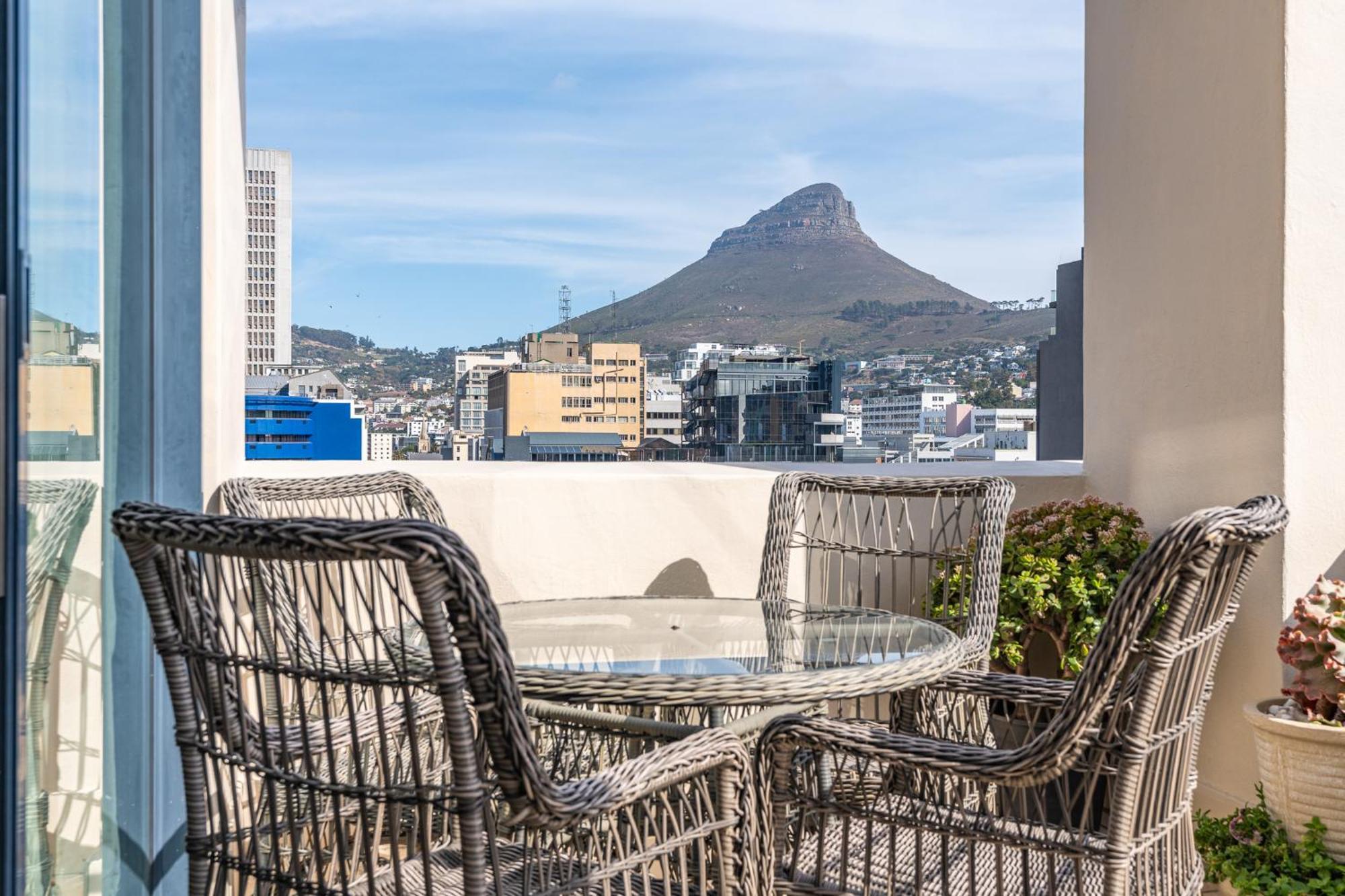 Apartment The Decks Cape Town